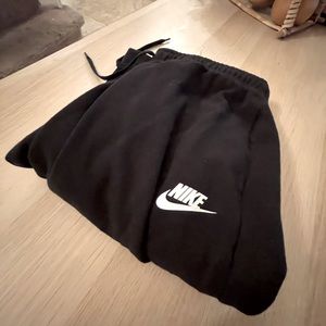 NIKE Black Sweatpants - Size: Medium